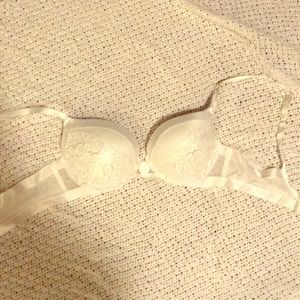 Victoria Secret White Lace Very Sexy PushUp 36C
